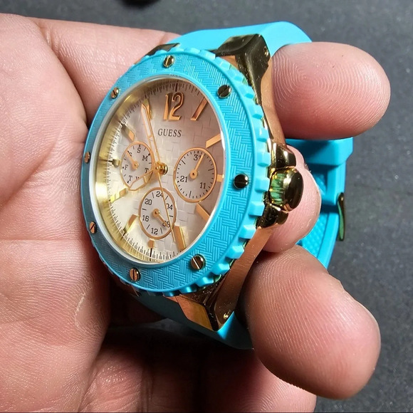 Guess Waterpro Ladies Quartz Watch Gold Tone Case Blue Strap Working (U0149L3) - Picture 4 of 9